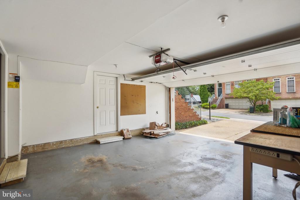 8022 KIDWELL HILL COURT