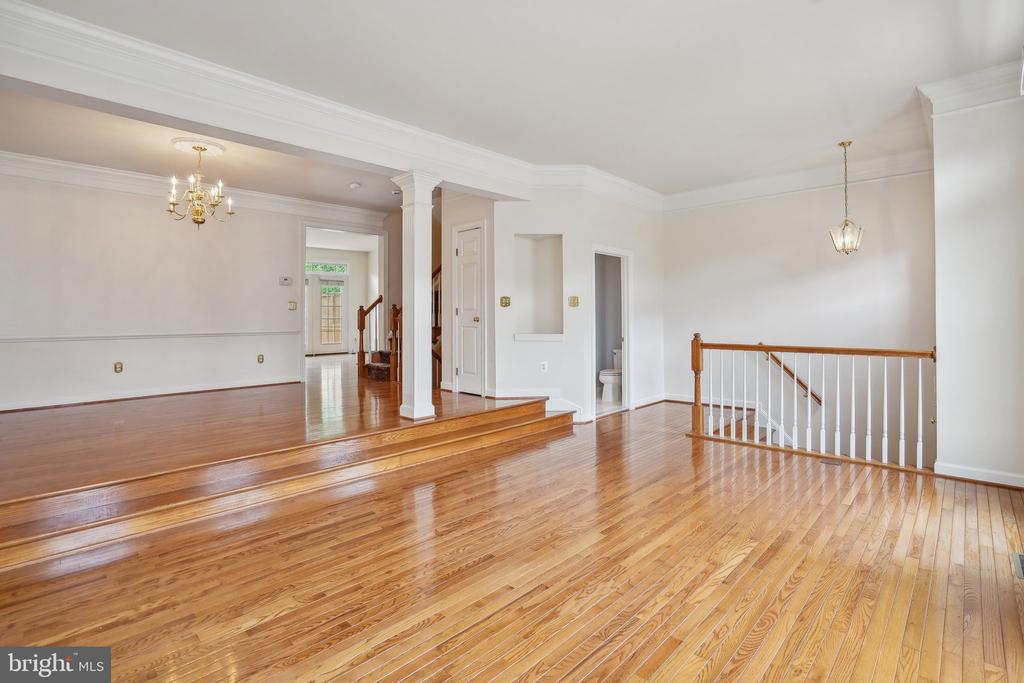 8022 KIDWELL HILL COURT