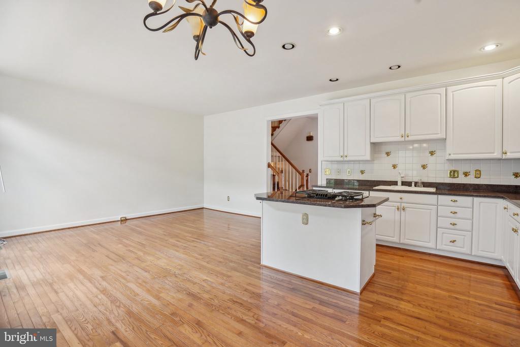 8022 KIDWELL HILL COURT