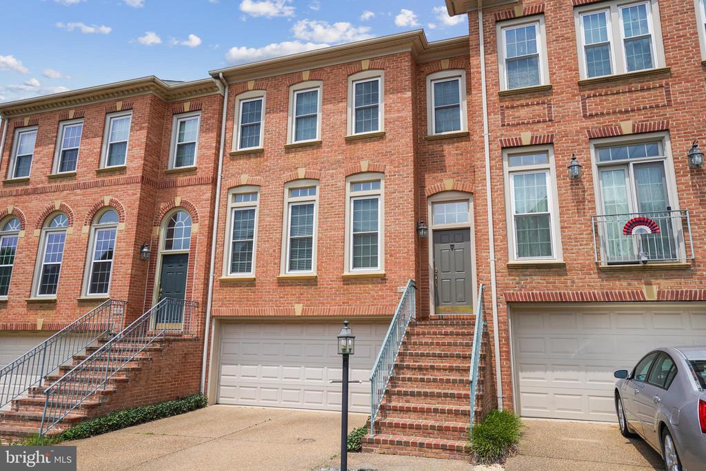 8022 KIDWELL HILL COURT