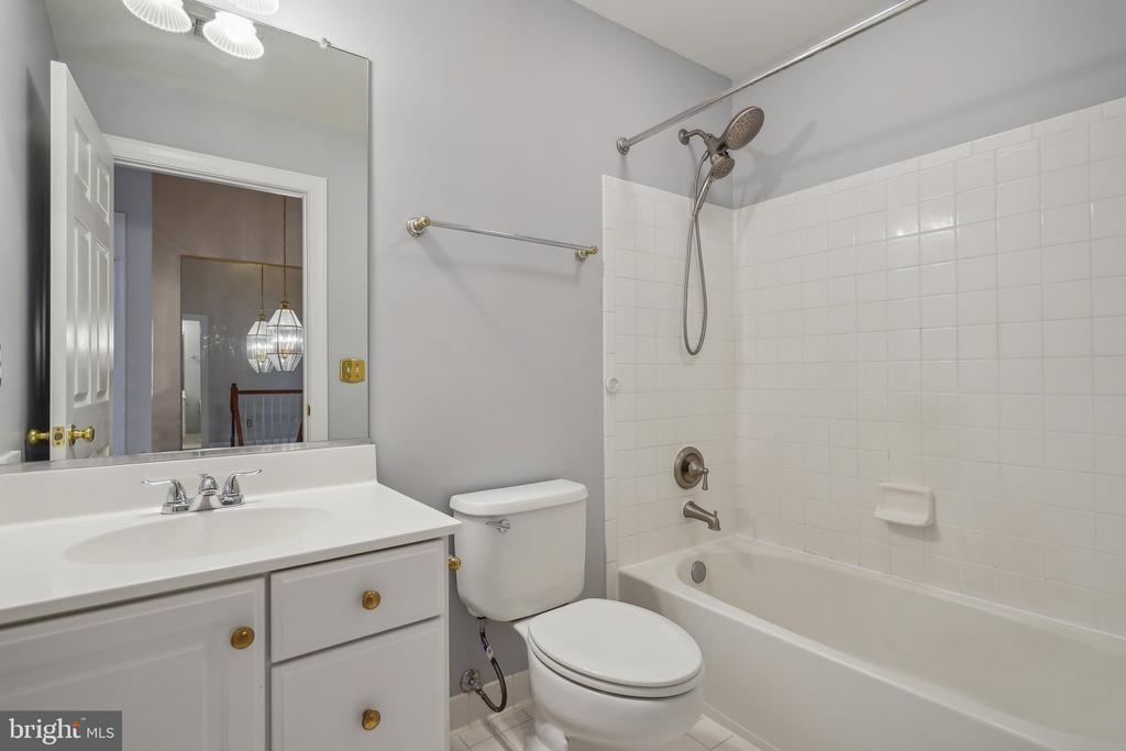 8022 KIDWELL HILL COURT