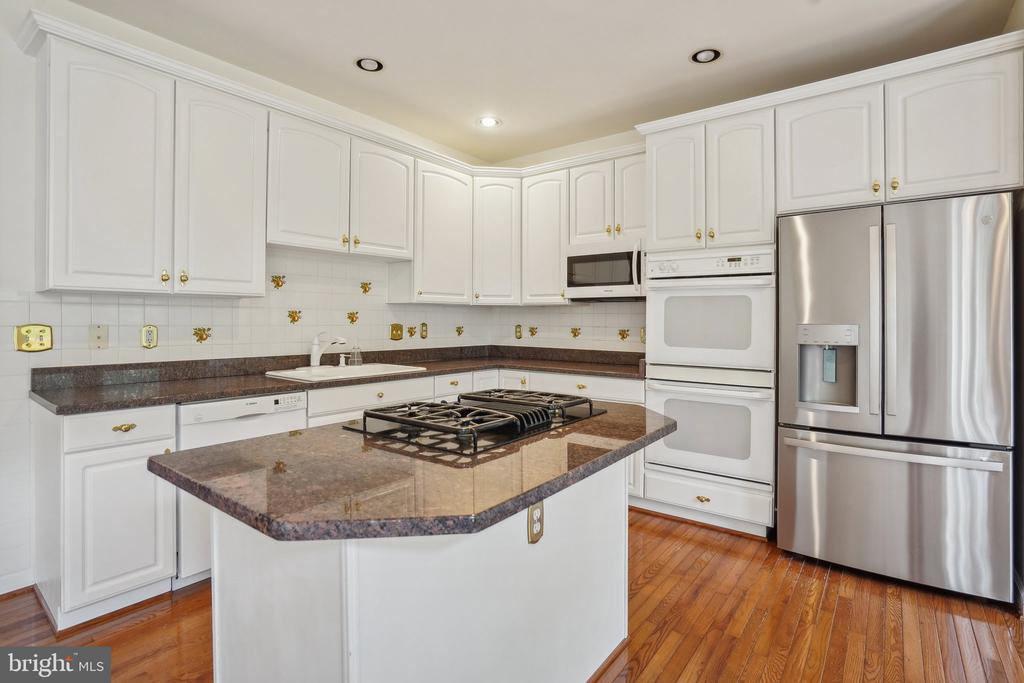 8022 KIDWELL HILL COURT