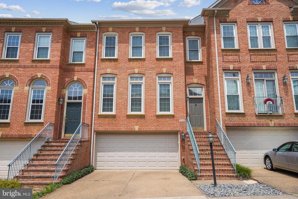 8022 KIDWELL HILL COURT