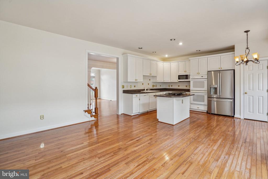 8022 KIDWELL HILL COURT