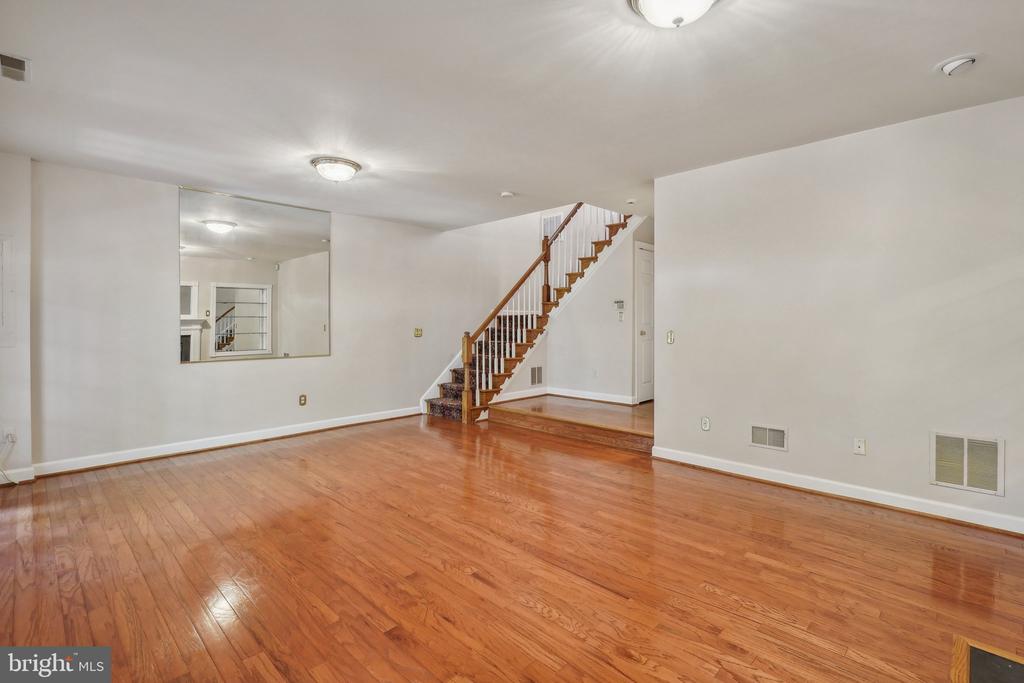 8022 KIDWELL HILL COURT