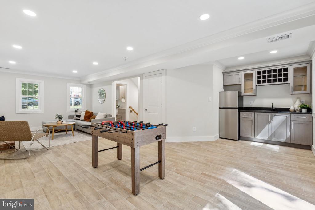 1848 FOXSTONE DRIVE
