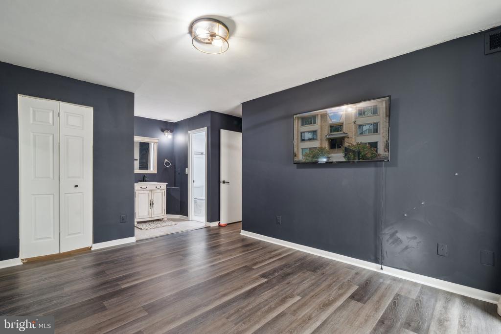 10206 BUSHMAN DRIVE 422