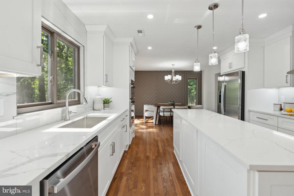 9027 TIMBERWOLF COURT