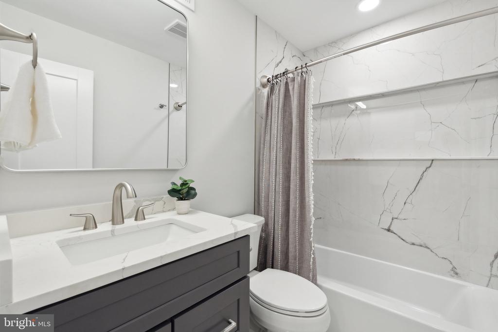 9027 TIMBERWOLF COURT