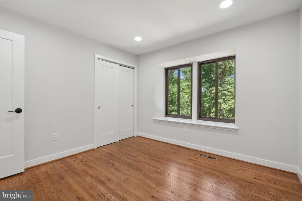 9027 TIMBERWOLF COURT
