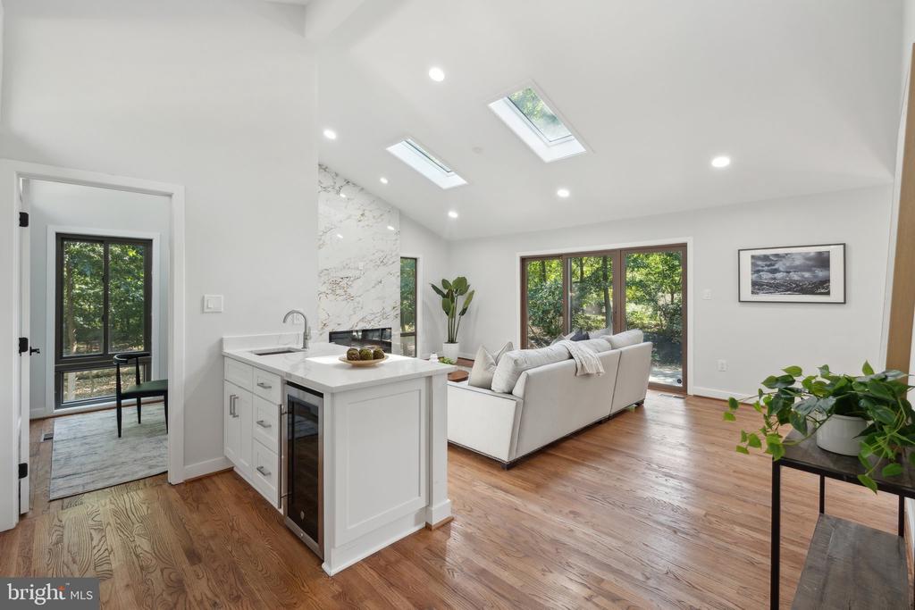 9027 TIMBERWOLF COURT