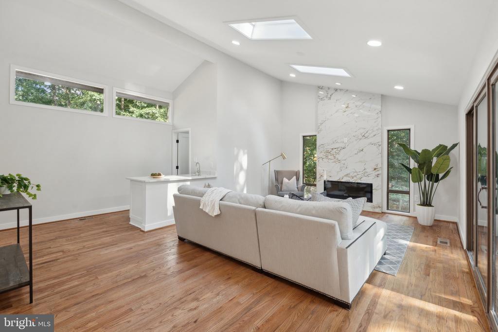 9027 TIMBERWOLF COURT