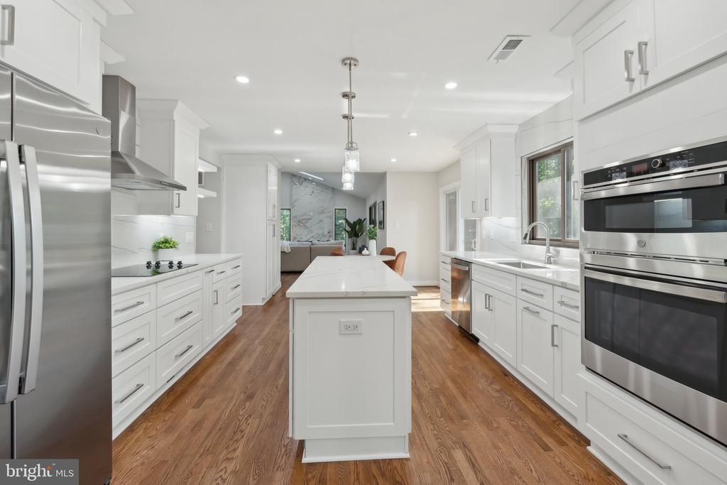 9027 TIMBERWOLF COURT