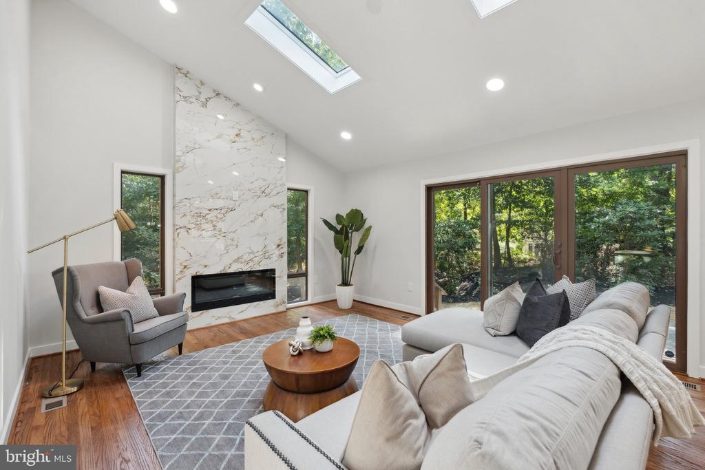 9027 TIMBERWOLF COURT