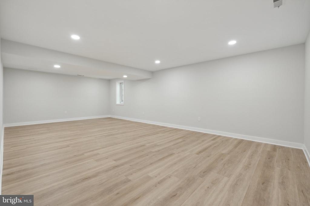 9027 TIMBERWOLF COURT