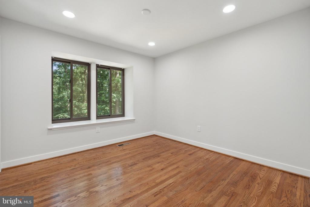 9027 TIMBERWOLF COURT