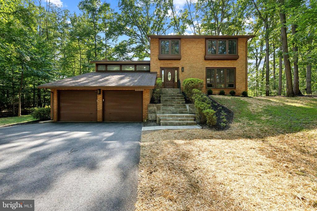 9027 TIMBERWOLF COURT