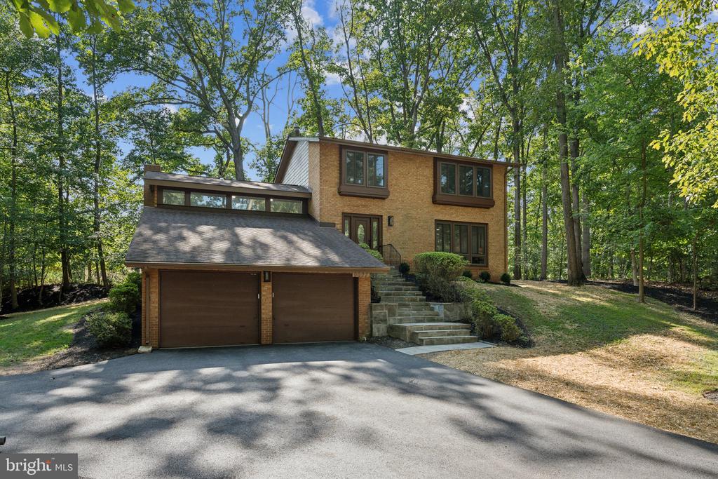9027 TIMBERWOLF COURT