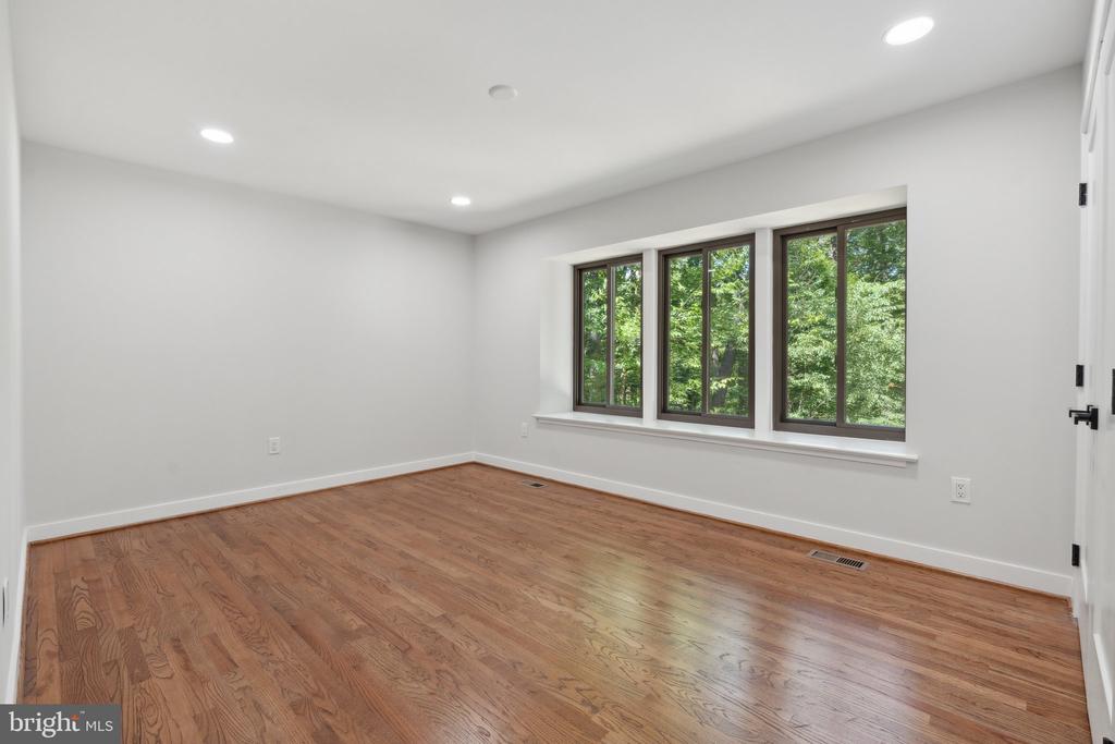 9027 TIMBERWOLF COURT