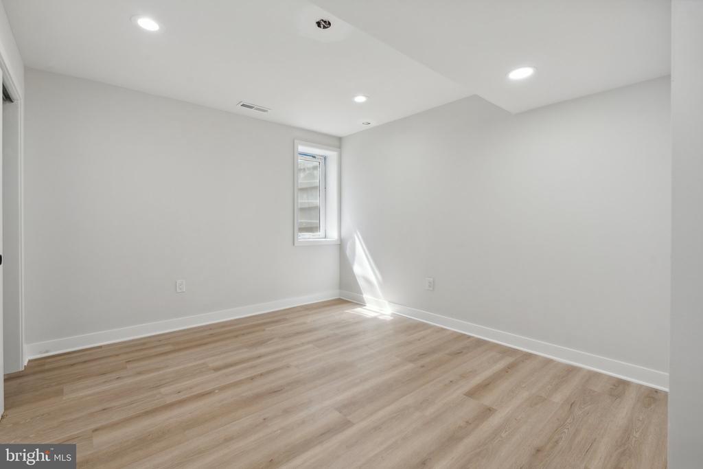 9027 TIMBERWOLF COURT