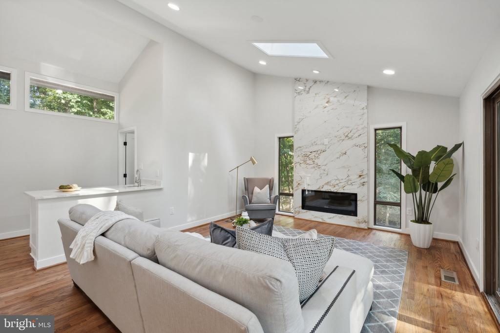 9027 TIMBERWOLF COURT