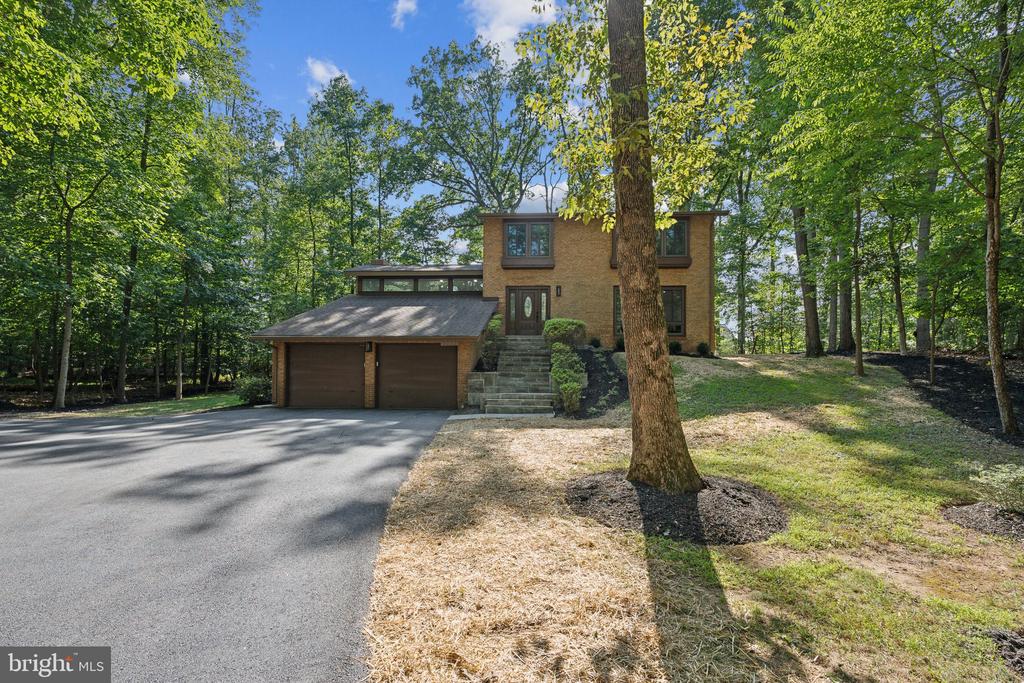 9027 TIMBERWOLF COURT