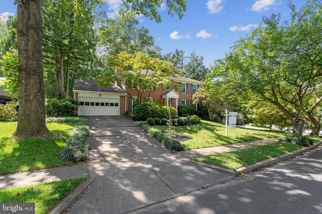 2326 RIVIERA DRIVE