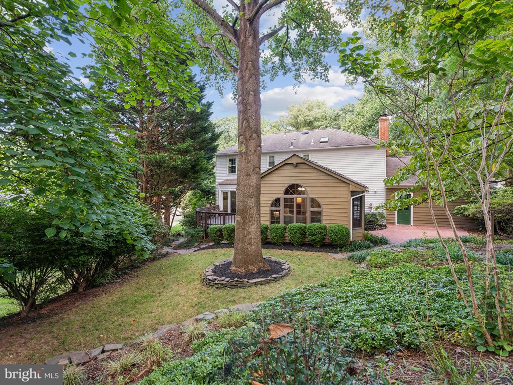 2326 RIVIERA DRIVE