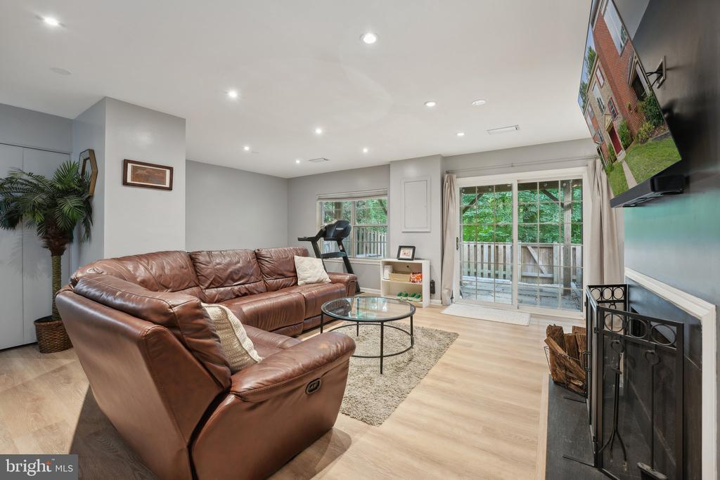 2292 GUNSMITH SQUARE