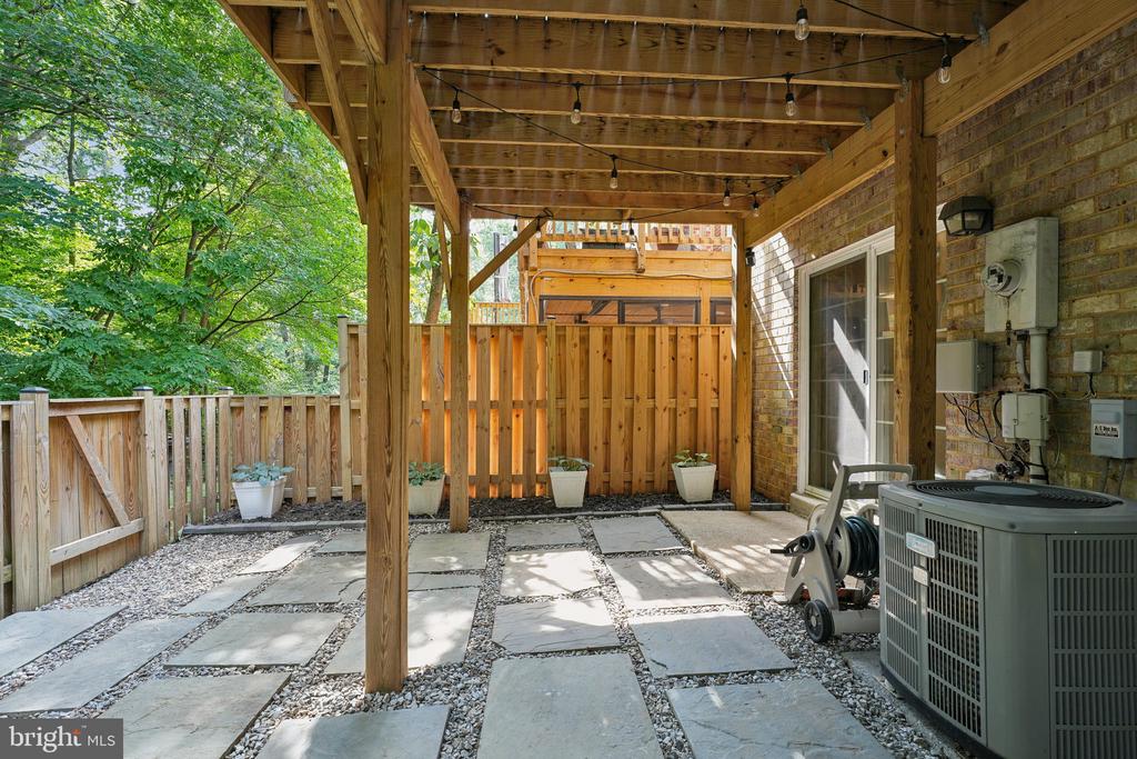 2292 GUNSMITH SQUARE