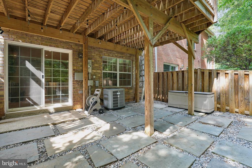 2292 GUNSMITH SQUARE