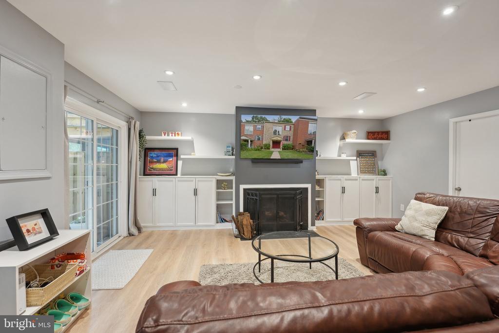 2292 GUNSMITH SQUARE