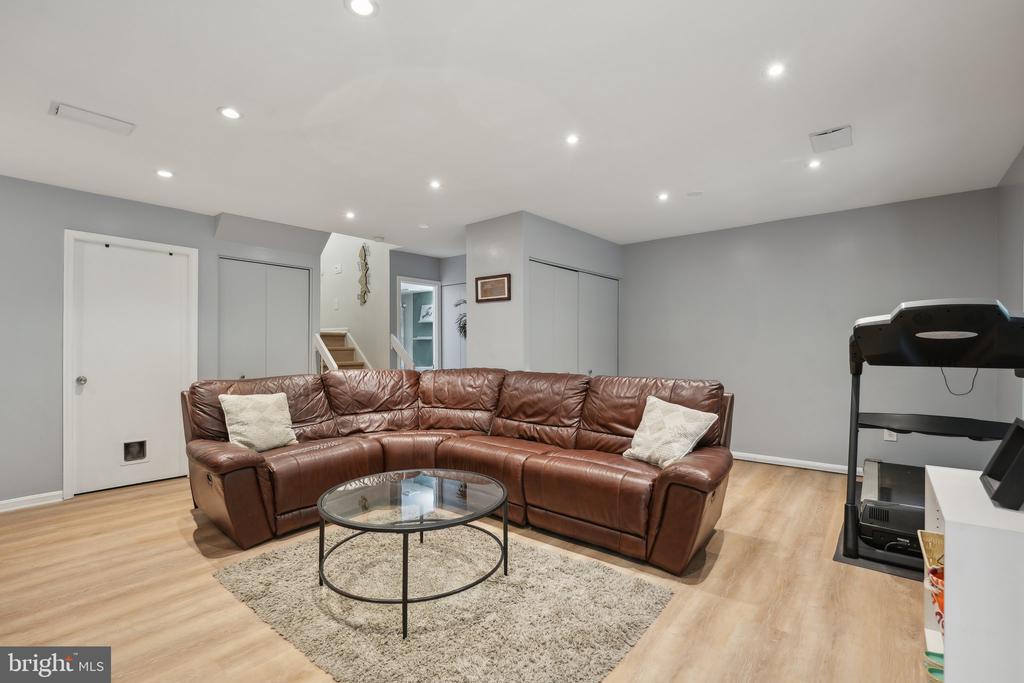 2292 GUNSMITH SQUARE