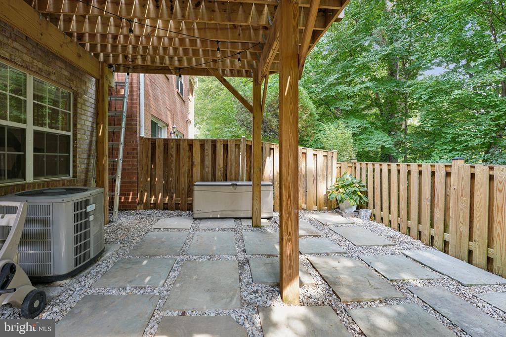 2292 GUNSMITH SQUARE
