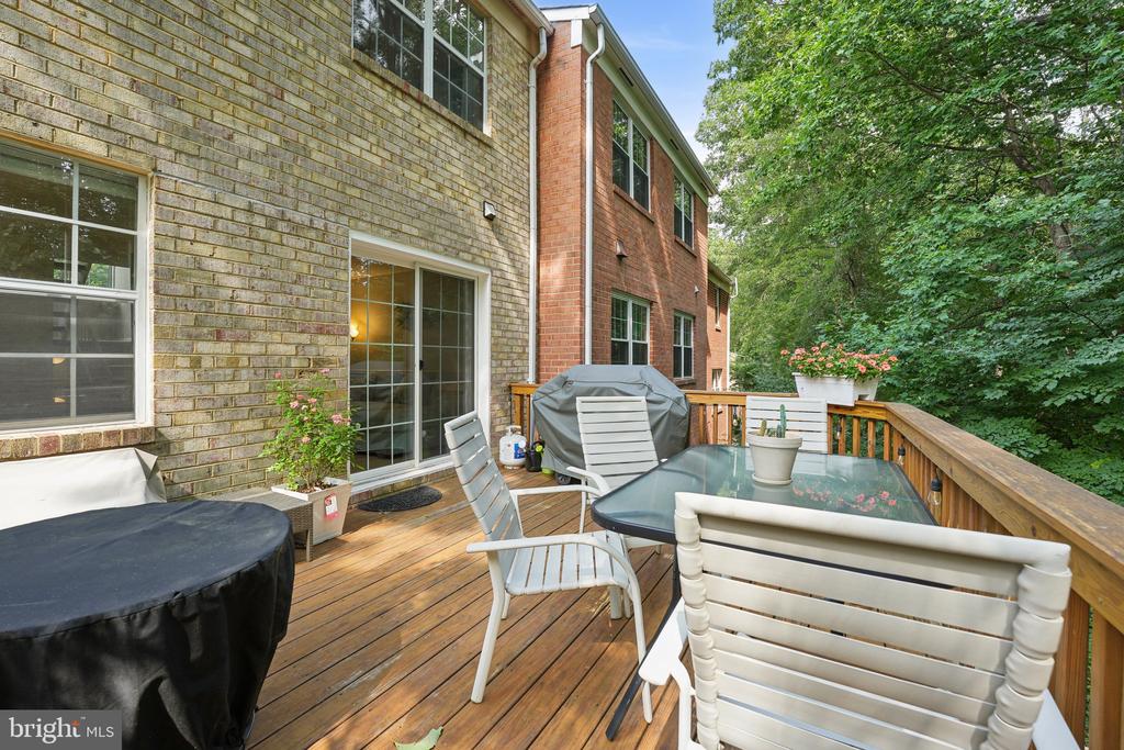 2292 GUNSMITH SQUARE
