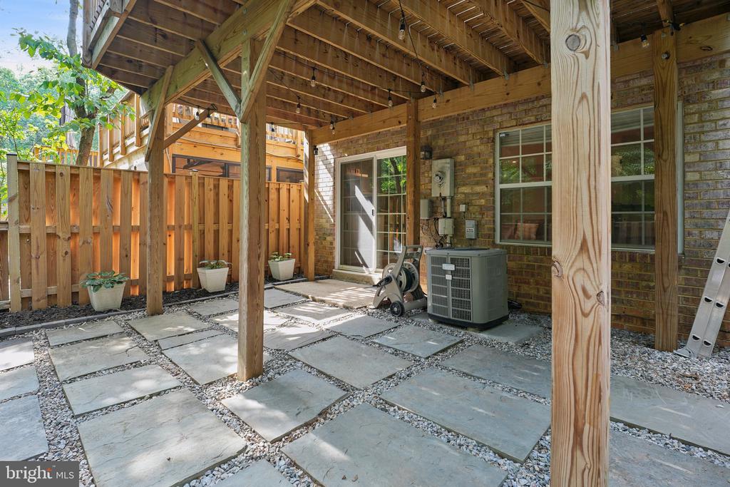 2292 GUNSMITH SQUARE