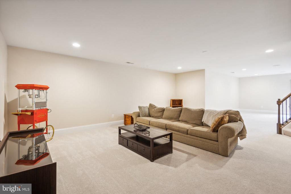 9810 SHEADS COURT