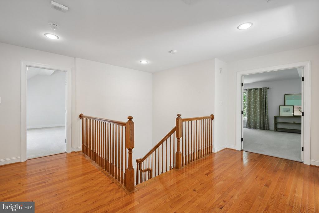 3423 PUTNAM STREET