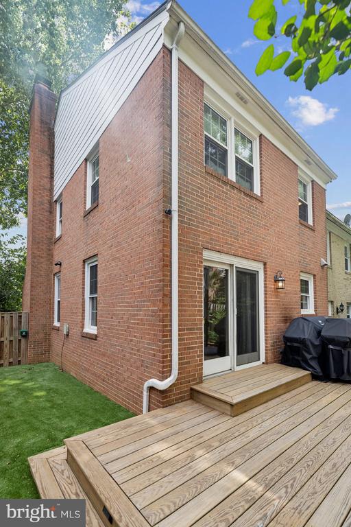2460 WINDBREAK DRIVE