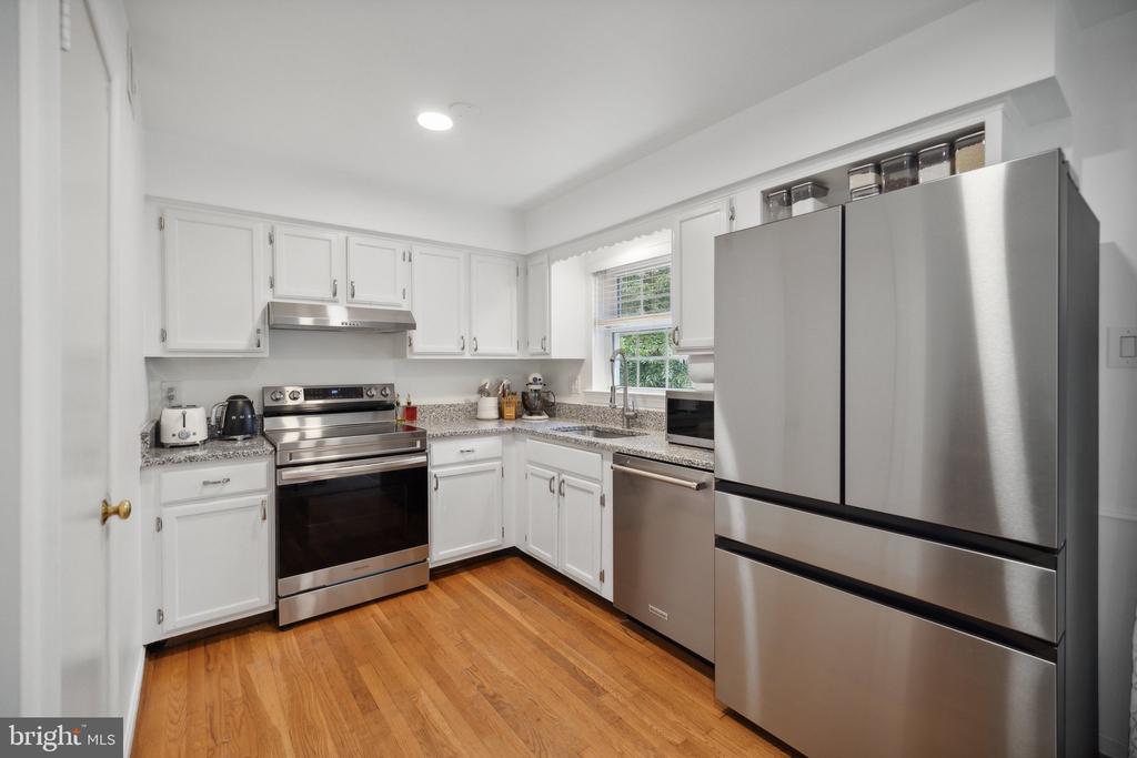 2460 WINDBREAK DRIVE