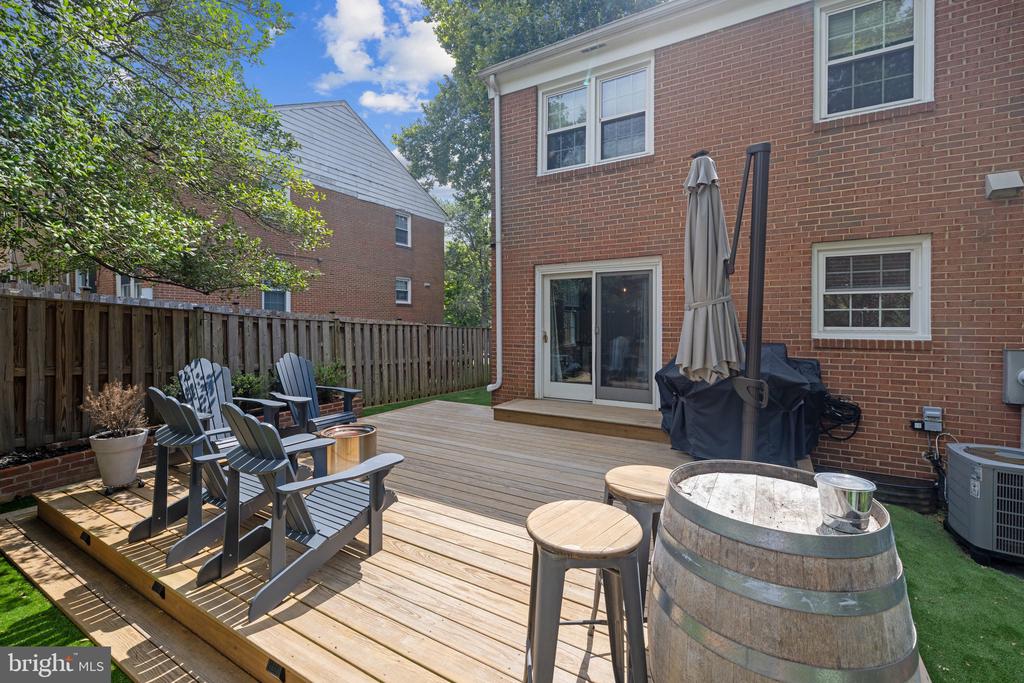 2460 WINDBREAK DRIVE