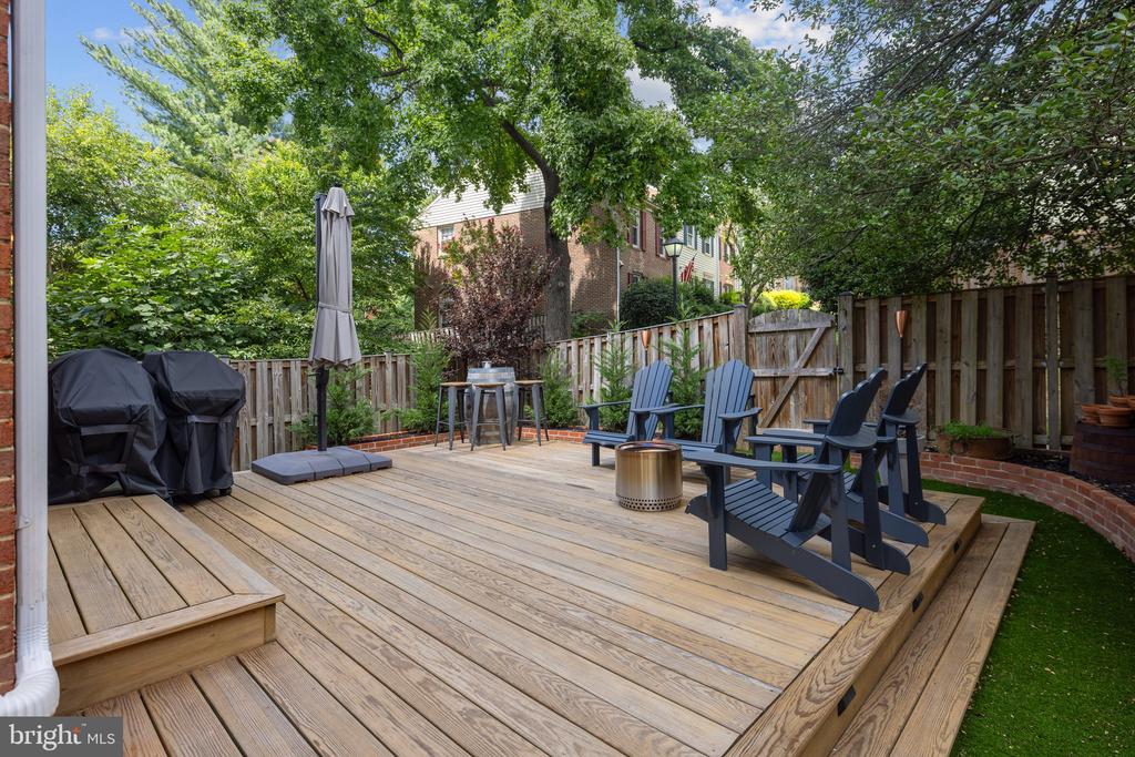 2460 WINDBREAK DRIVE