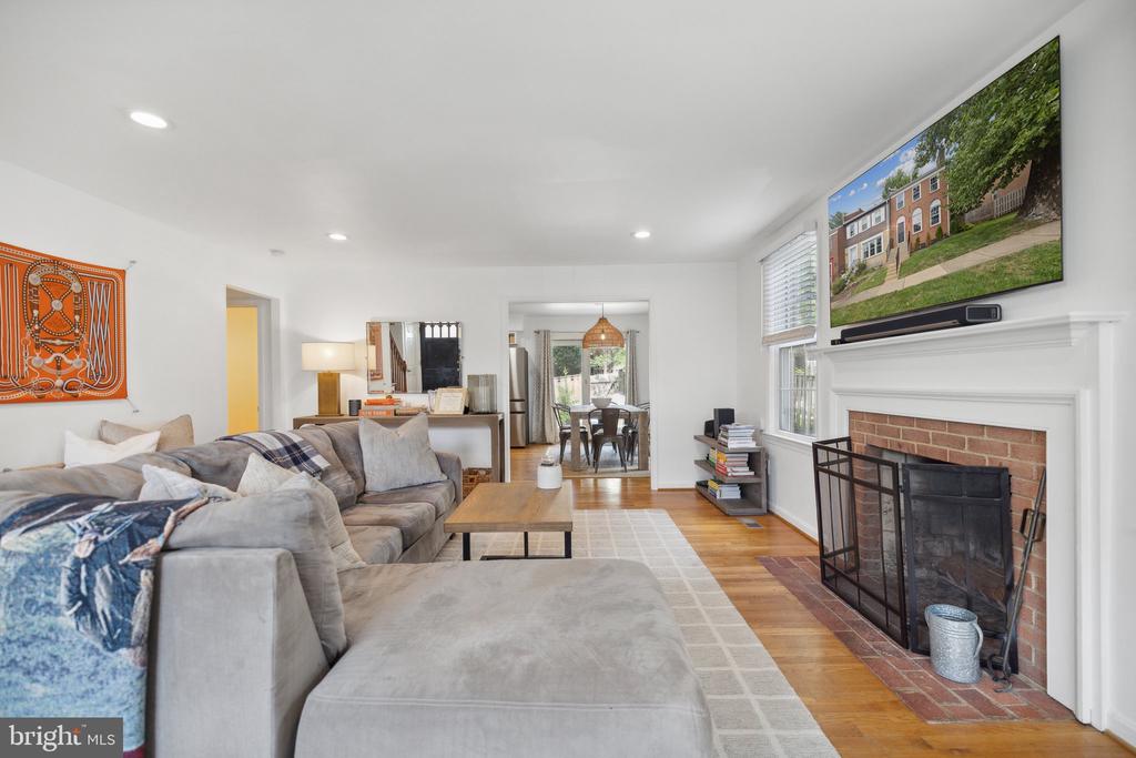 2460 WINDBREAK DRIVE