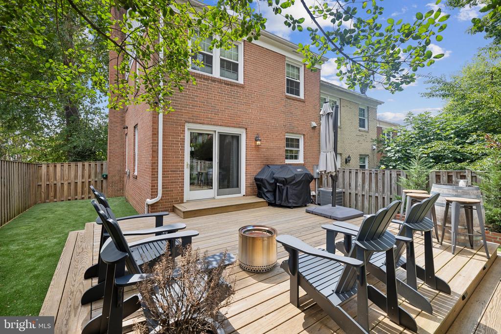 2460 WINDBREAK DRIVE