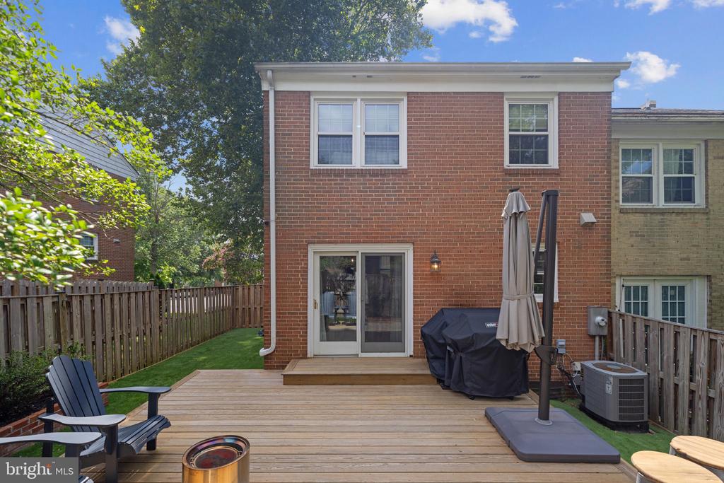 2460 WINDBREAK DRIVE