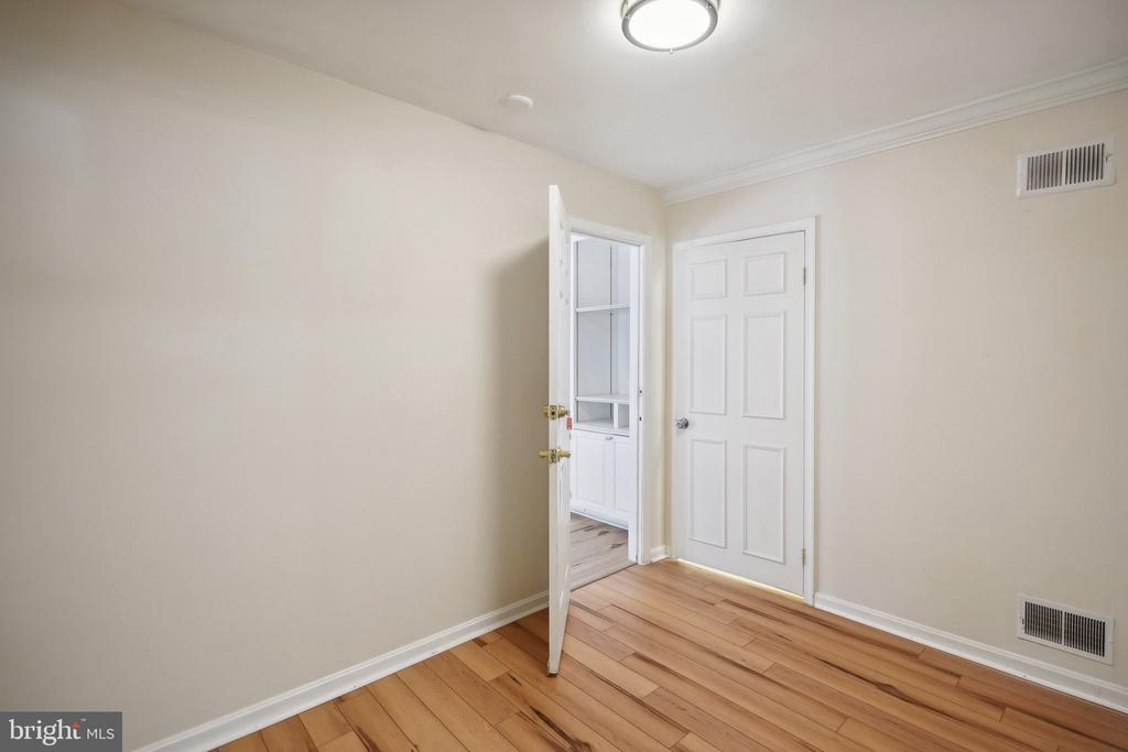 8108 ASHBORO DRIVE
