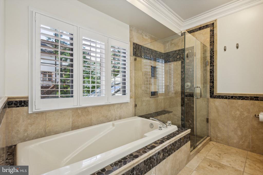 9787 VIEWCREST DRIVE