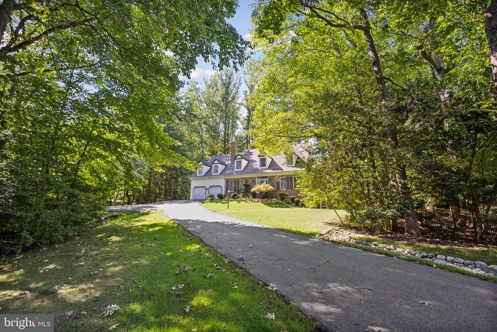 9787 VIEWCREST DRIVE