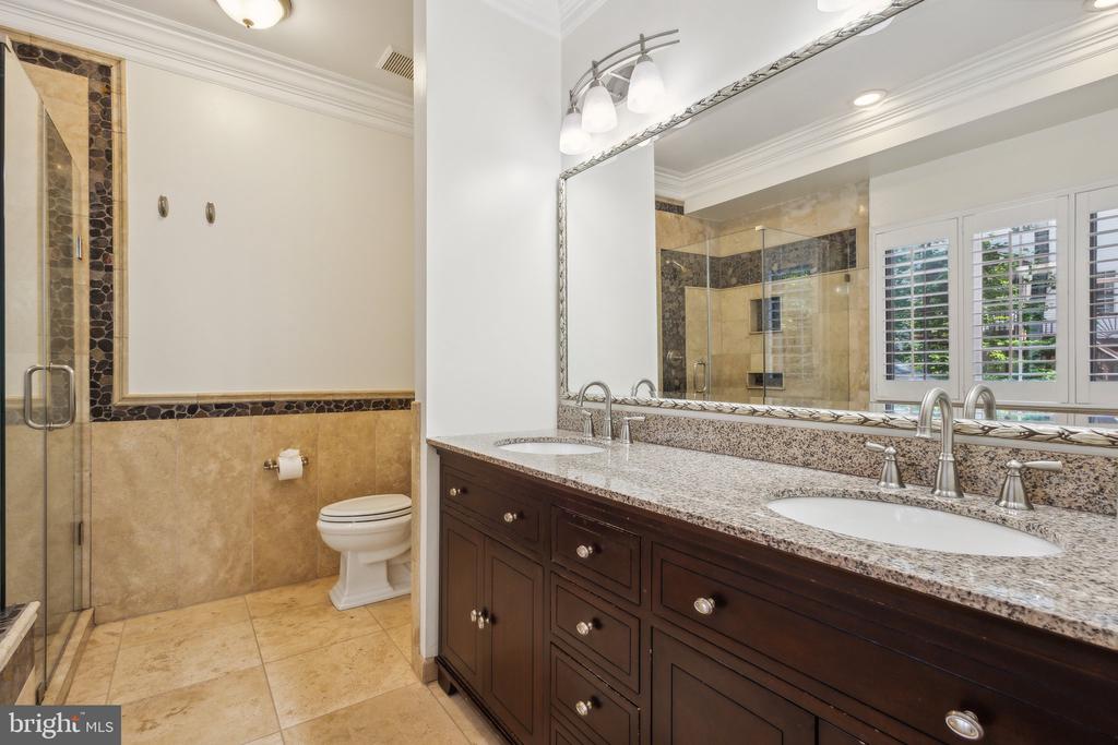 9787 VIEWCREST DRIVE