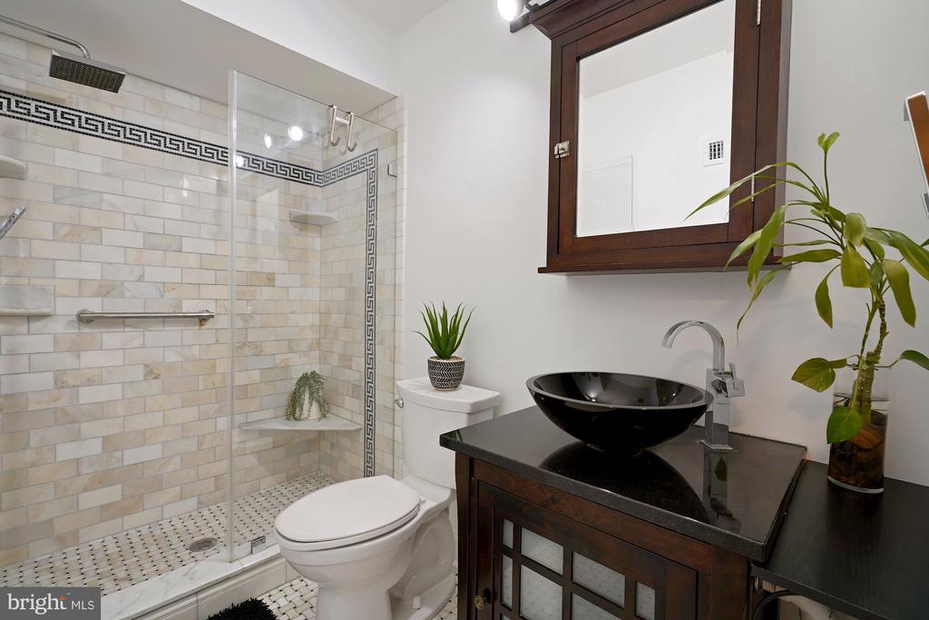 5907 KINGSFORD ROAD G 400